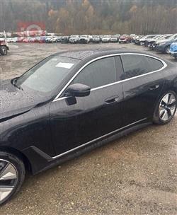 بی ئێم دەبڵیو i4